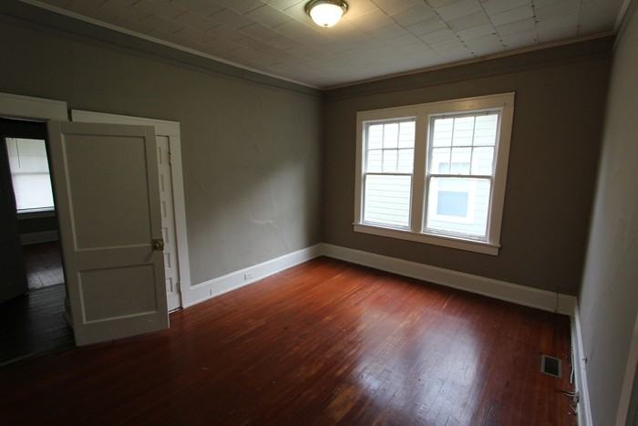 241 Marion St - Photo 6 of 9