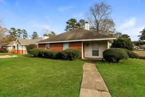 featured image of 2038 Red Oak Dr
