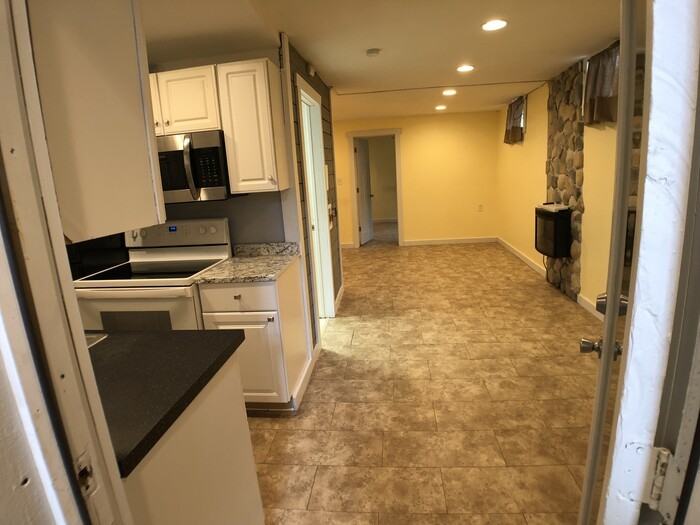 5139 160th St Se #C - Photo 3 of 12