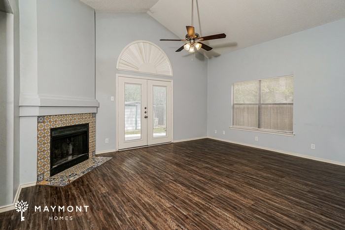8039 Sunshine Trail Dr - Photo 4 of 15