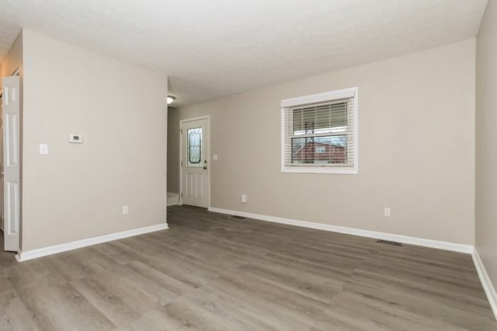 1737 Amarillo Dr - Photo 4 of 12