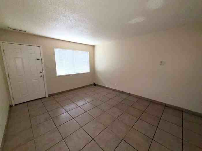900 Eden Ct #10 - Photo 2 of 18