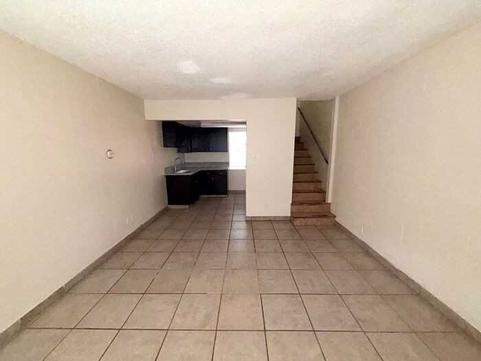 900 Eden Ct #10 - Photo 5 of 18