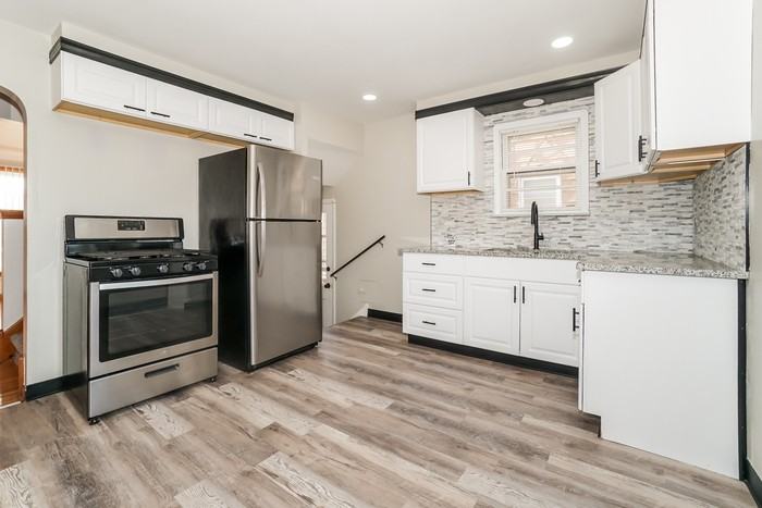 5158 Arch St - Photo 5 of 15