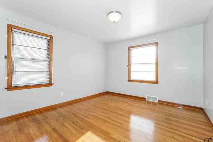 5158 Arch St - Photo 7 of 15