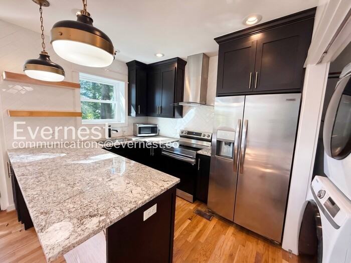 112 Crest Dr - Photo 2 of 25