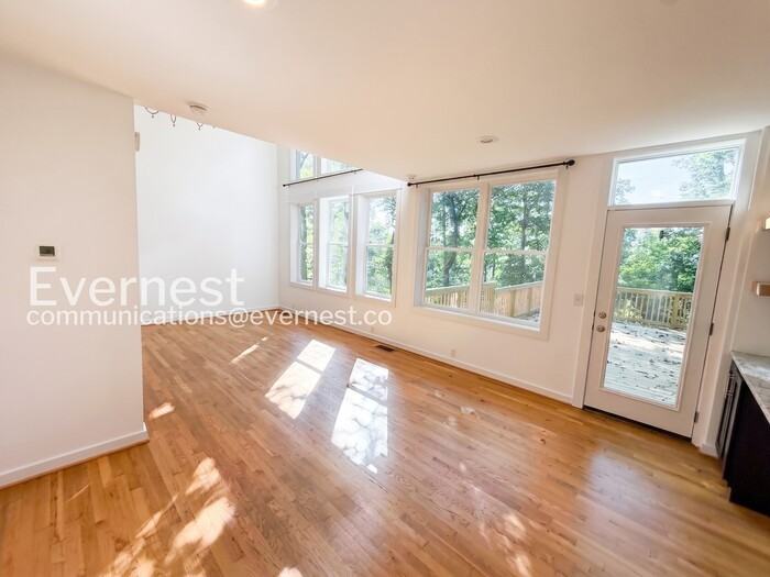 112 Crest Dr - Photo 6 of 25