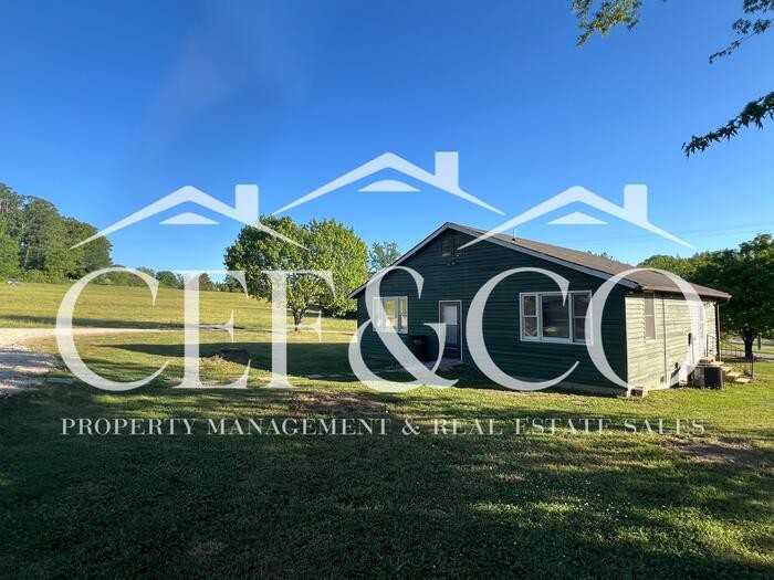 445 Pine Hills Rd - Photo 2 of 22