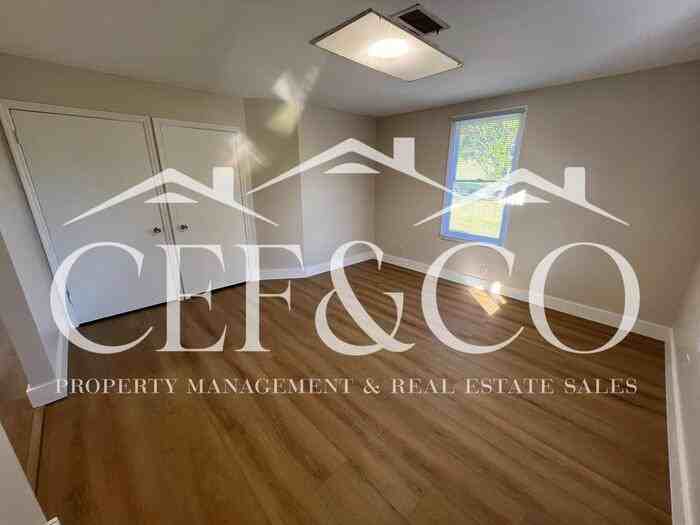 445 Pine Hills Rd - Photo 4 of 22