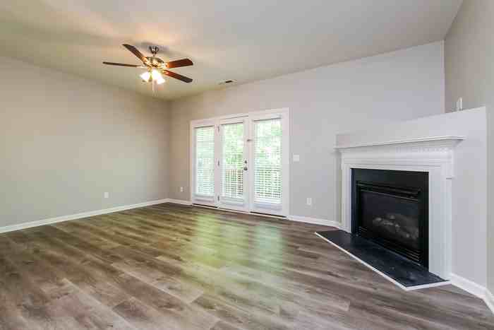 1654 Snowmass Way - Photo 6 of 18