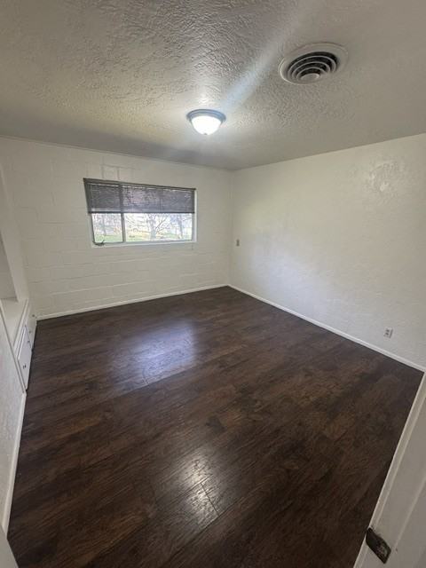 3356 Cypress Ave - Photo 5 of 13