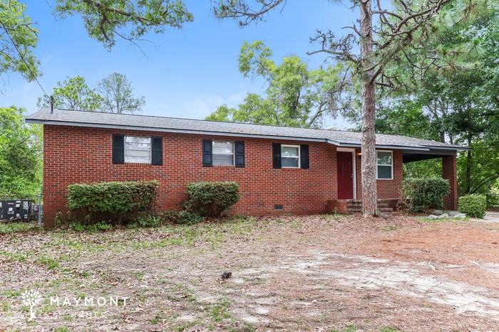4113 N Sylvania Ct - Photo 2 of 3