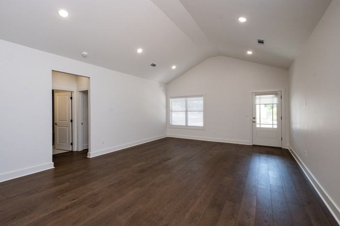 108 Pearl Ave - Photo 3 of 19