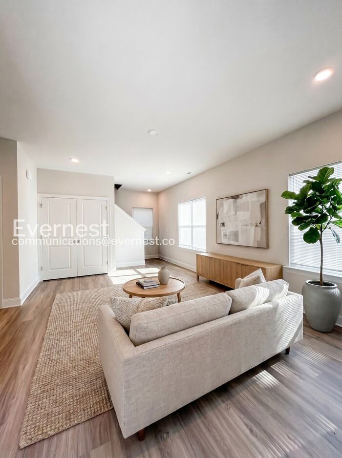 106 Elwood St - Photo 4 of 23