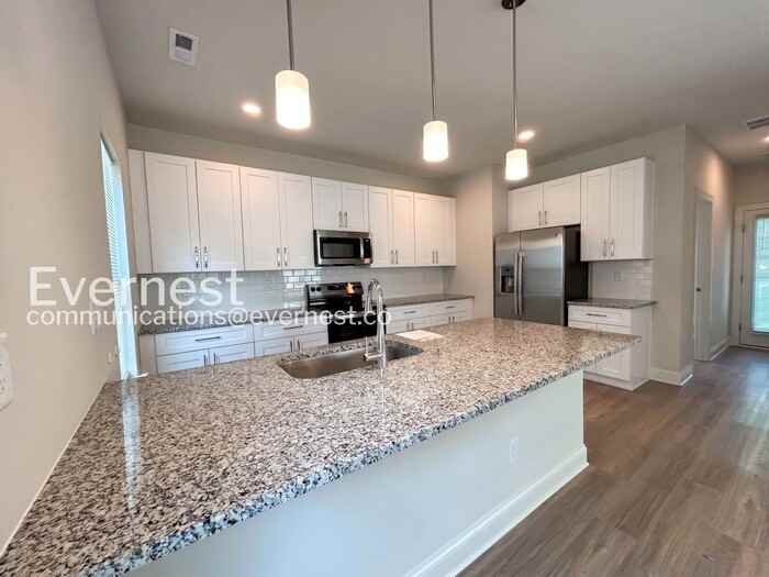 106 Elwood St - Photo 7 of 23