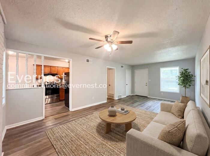3060 Fairmeadow Dr - Photo 4 of 22