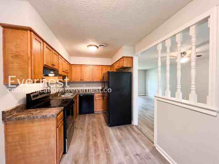 3060 Fairmeadow Dr - Photo 6 of 22