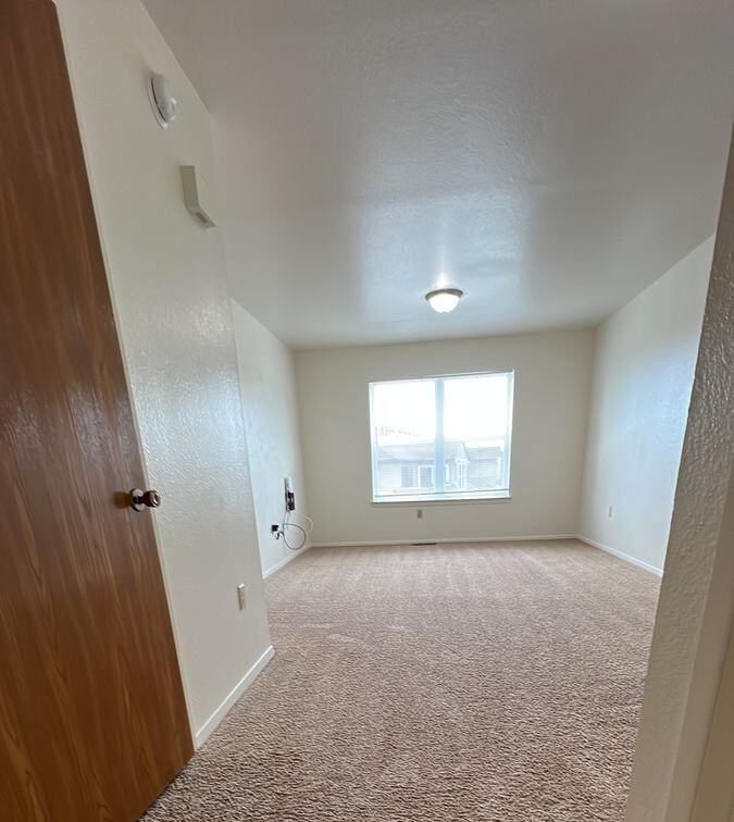 1153 Dakota Dr - Photo 5 of 8