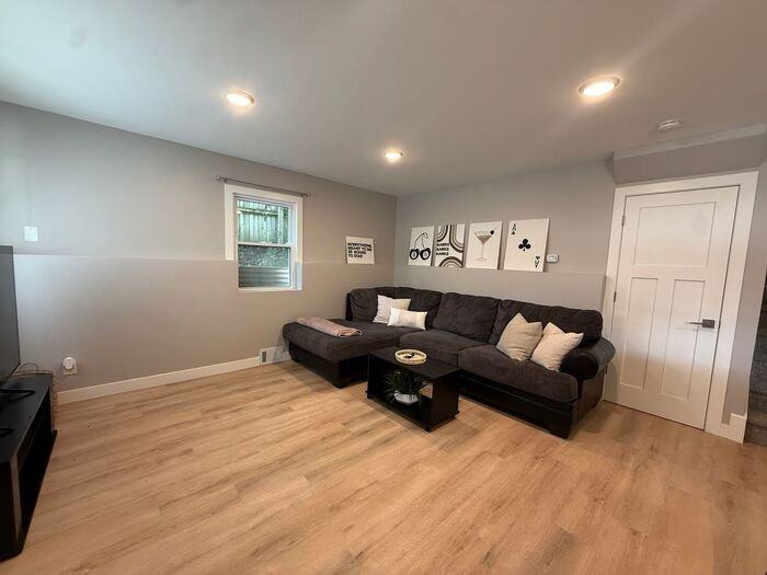 1810 High St - Photo 3 of 15