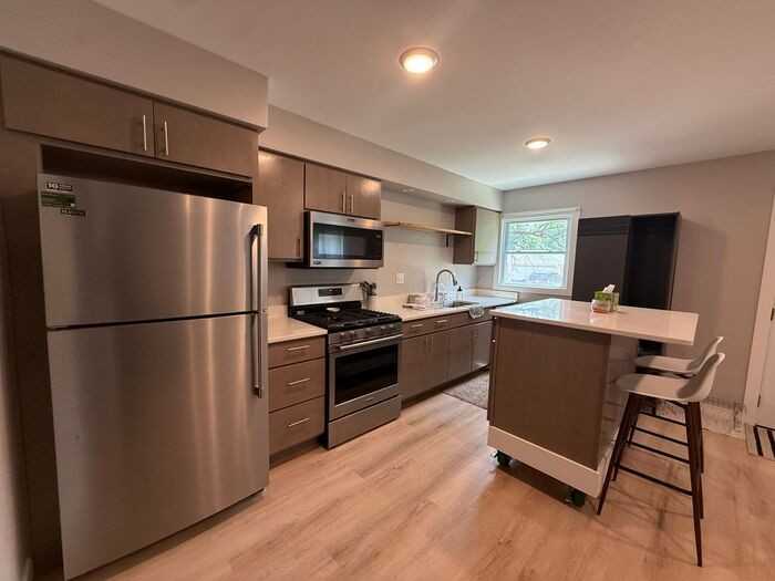 1810 High St - Photo 5 of 15