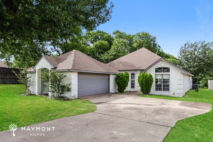 1019 Bluffview Dr - Photo 2 of 3