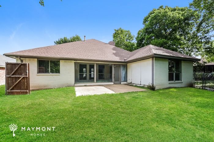 1019 Bluffview Dr - Photo 3 of 3