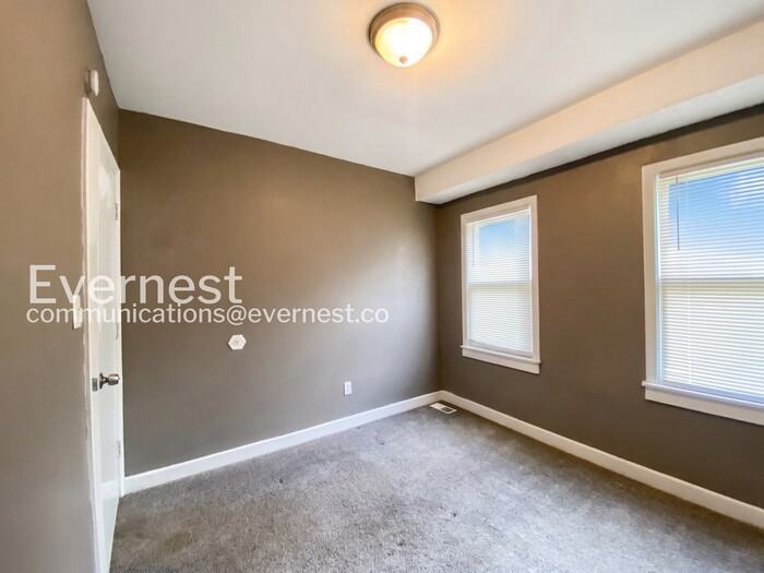 3017 E 51st St - Photo 7 of 23