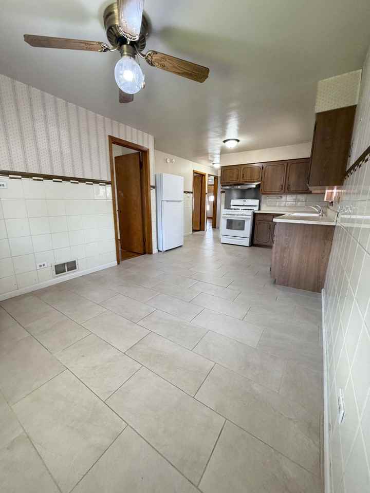 6023 S Parkside Ave #NA - Photo 7 of 12