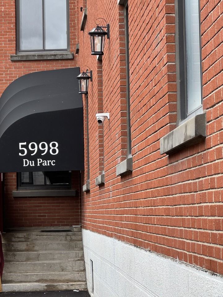 5998 Avenue du Parc #6