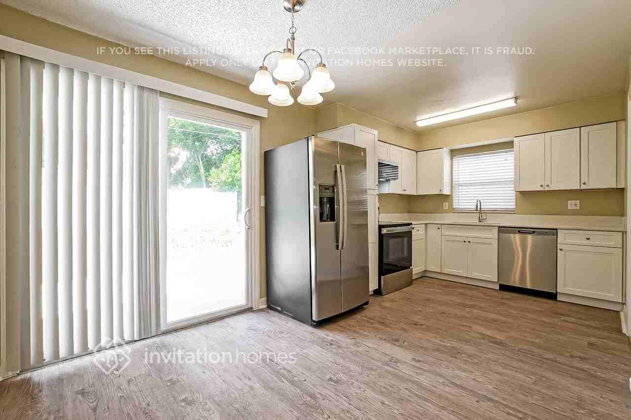 147 Burns Ave - Photo 5 of 17