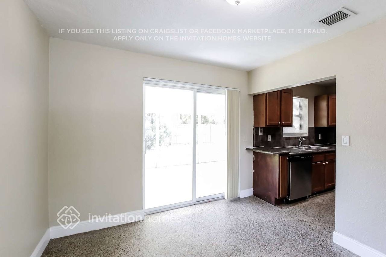 1848 Sw 37th Ave - Photo 5 of 17