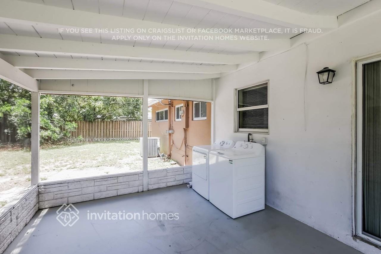 1848 Sw 37th Ave - Photo 7 of 17