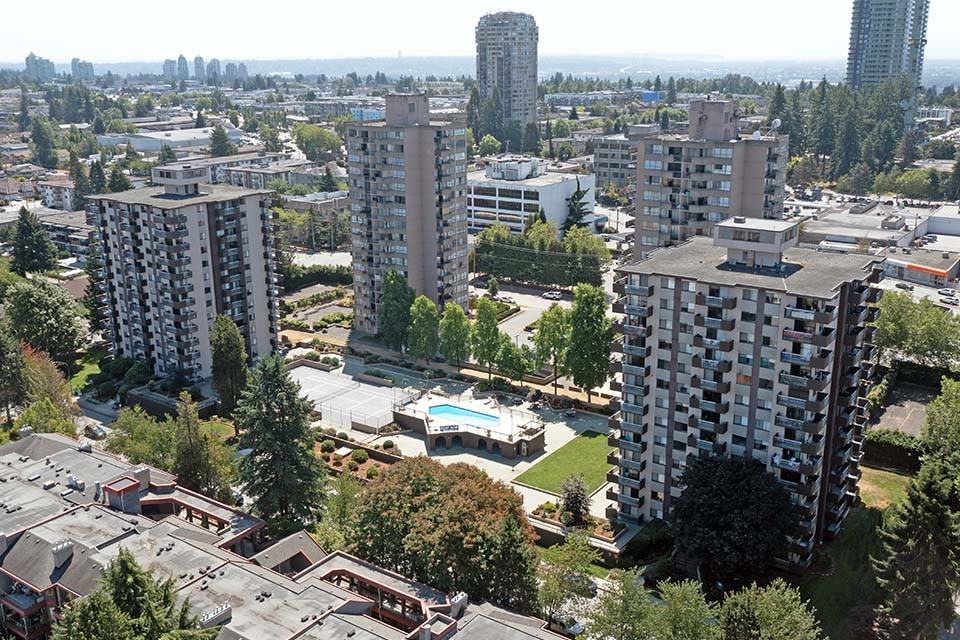 Horizon Towers - Photo 2 of 18