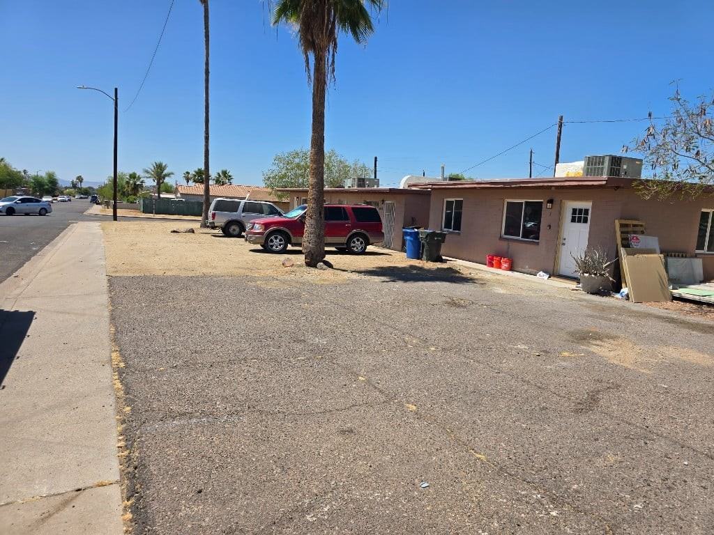 1102 W Cochise Dr #3