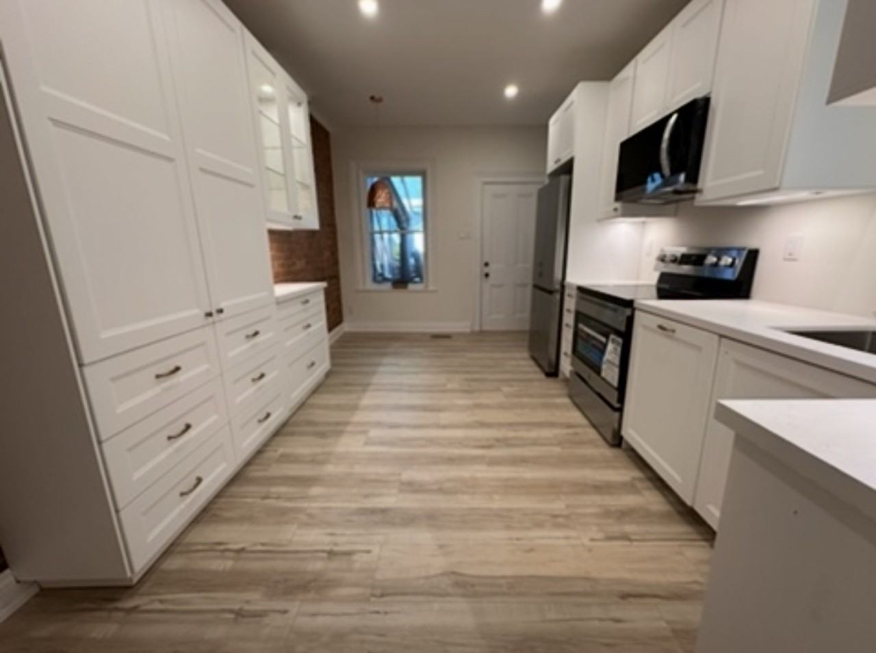 692 Indian Rd - Photo 5 of 18