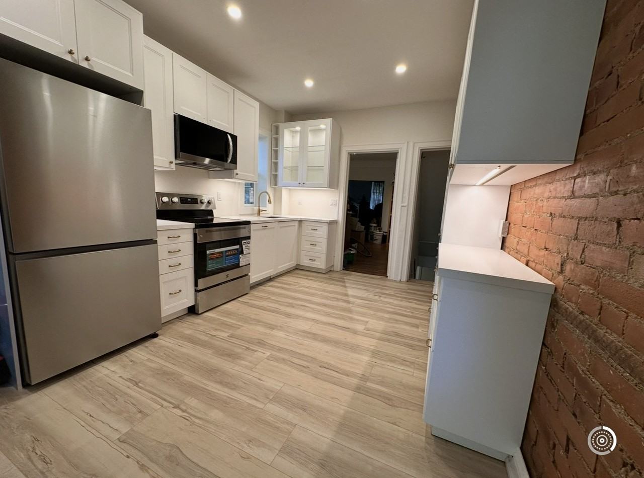 692 Indian Rd - Photo 4 of 18