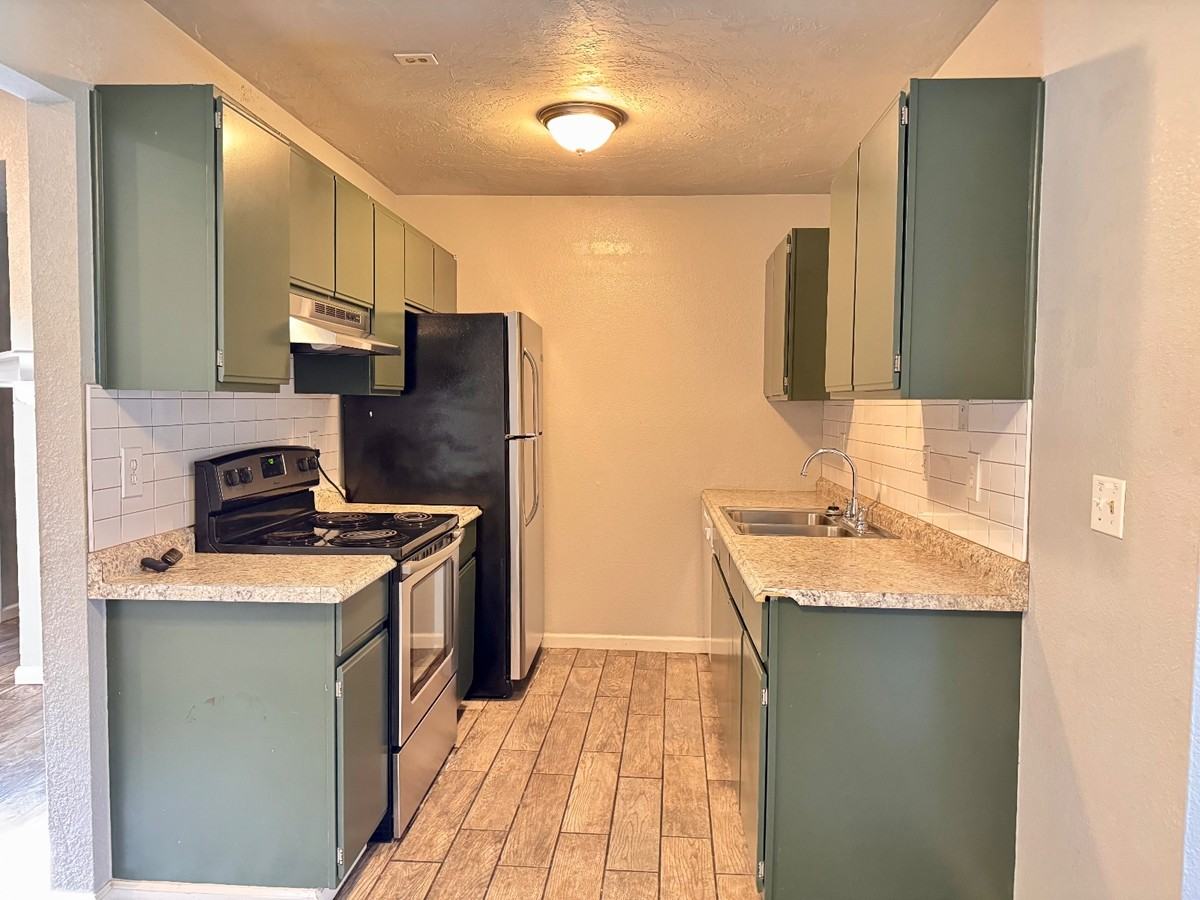11402 N Lincoln Blvd #1 - Photo 3 of 13