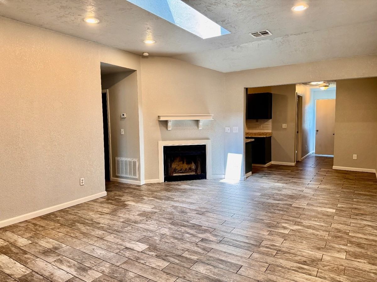11402 N Lincoln Blvd #1 - Photo 4 of 13