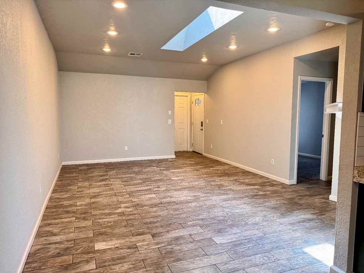 11402 N Lincoln Blvd #1 - Photo 5 of 13
