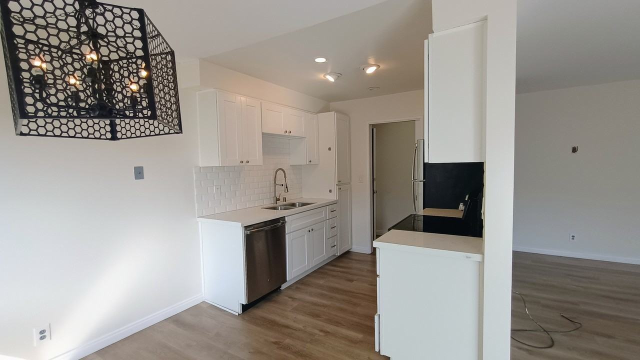 8633 Lake Murray Blvd #1 - Photo 2 of 20