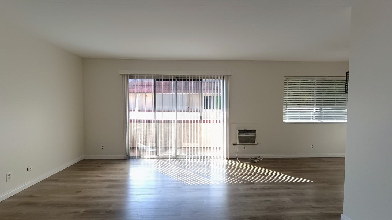 8633 Lake Murray Blvd #1 - Photo 7 of 20