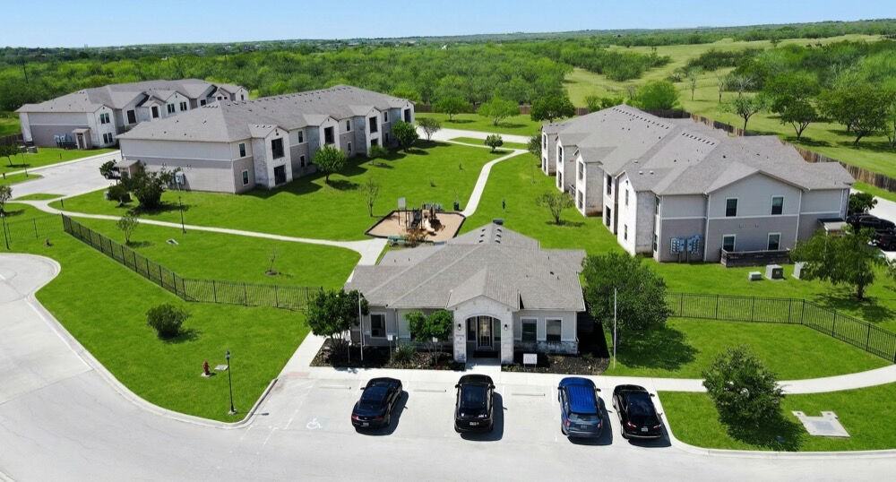 Live Oak Villas - Photo 2 of 13