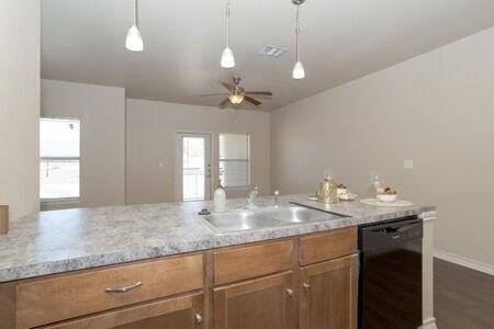 Live Oak Villas - Photo 4 of 13