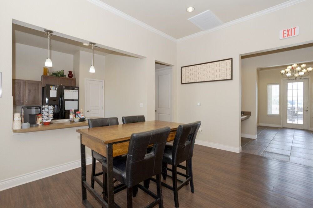 Live Oak Villas - Photo 6 of 13