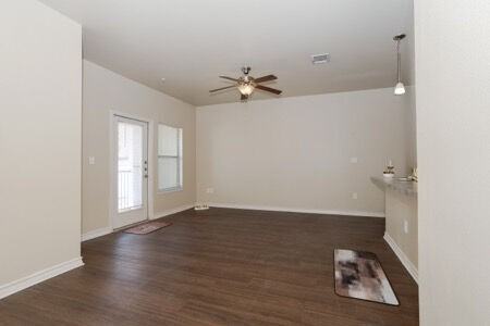 Live Oak Villas - Photo 7 of 13