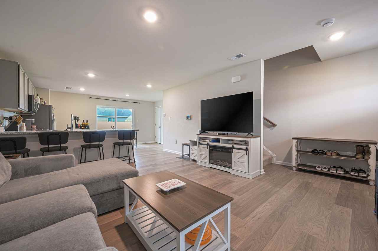 31 New England Dr #1 - Photo 3 of 17