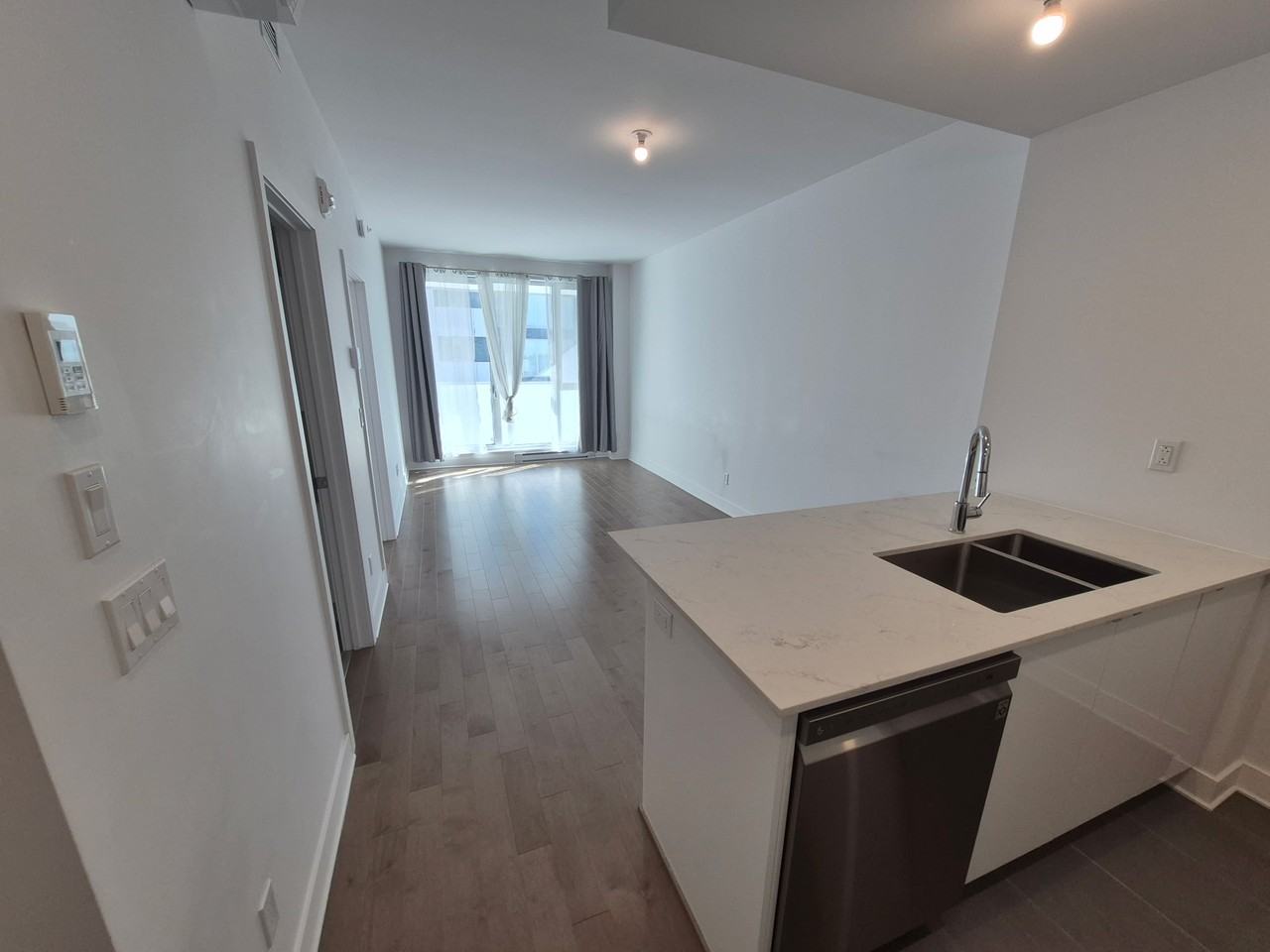 5175 Rue Mackenzie #718 - Photo 7 of 16