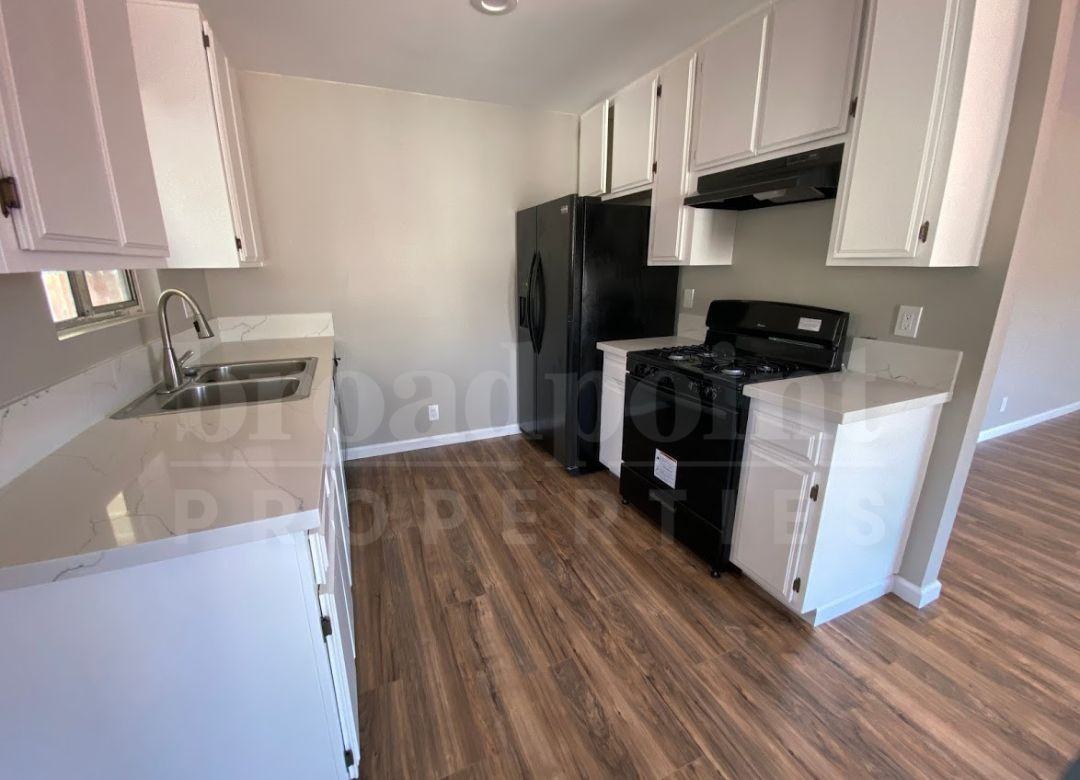 653 E 3rd Ave #A - Photo 4 of 10
