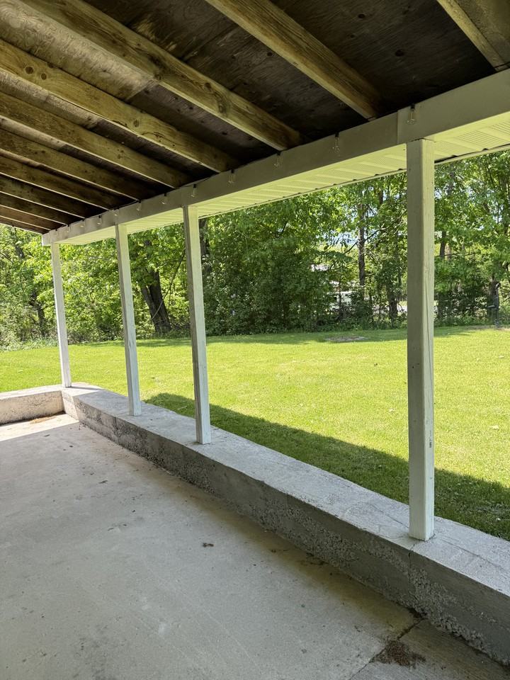 1622 Vanderwater Rd - Photo 2 of 18