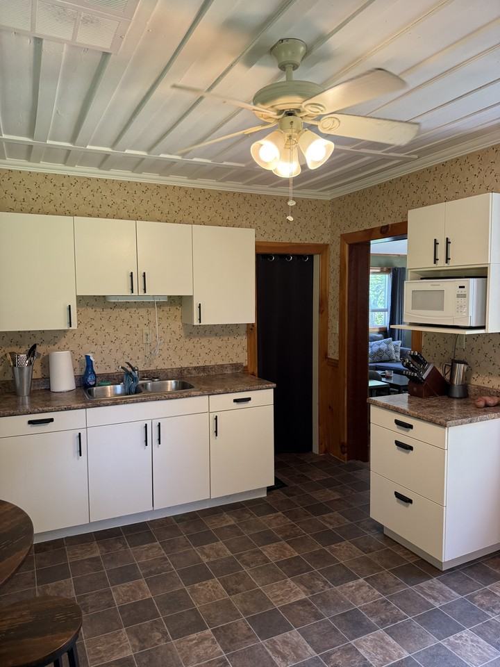 1622 Vanderwater Rd - Photo 4 of 18